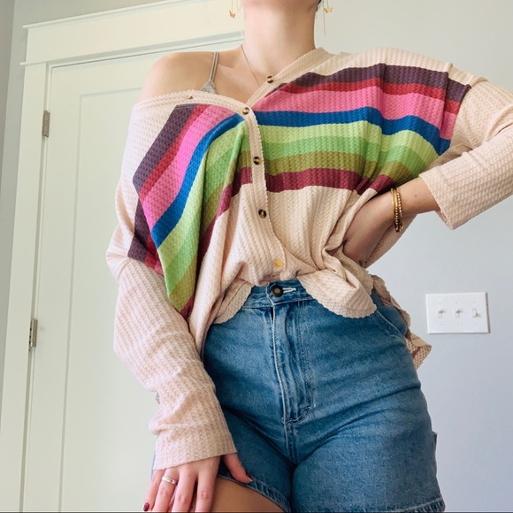 Long sleeve oversized boutique button up top - Picture 1 of 4